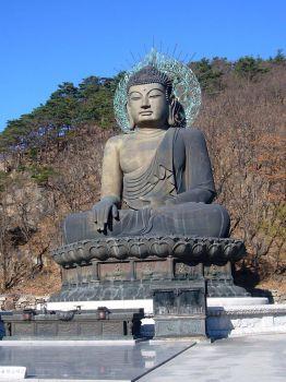 Phật sắt có thể được tìm thấy trong các ngôi chùa Phật giáo.