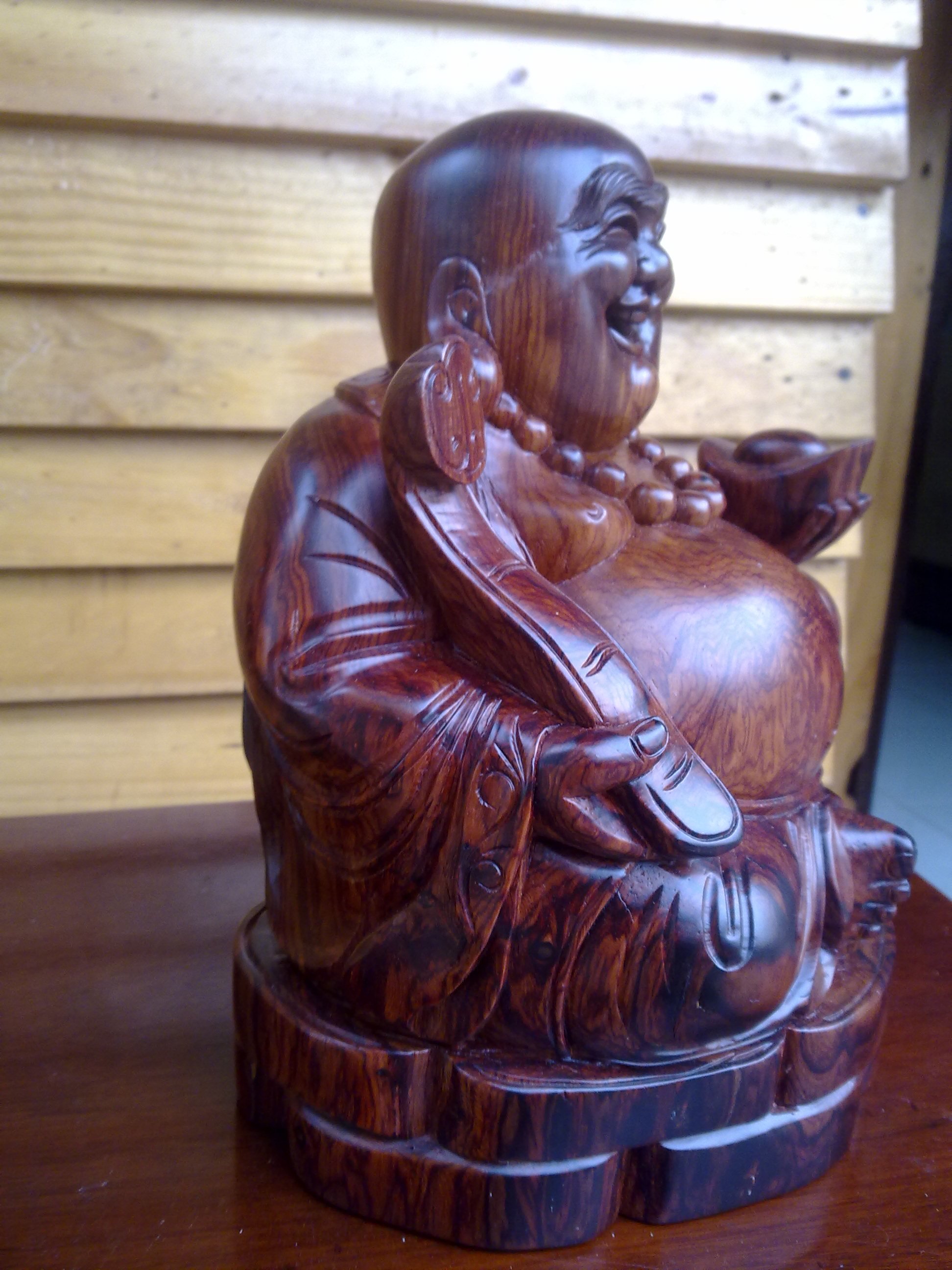 Tượng Phật Di Lặc gỗ Cẩm Lai ngồi thẳng trên đống vàng