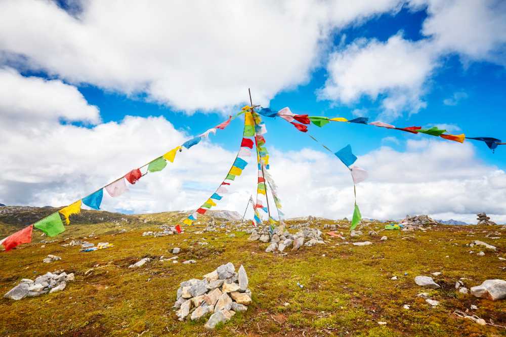 Ý nghĩa thổi bùng tâm trí mà bạn chưa biết về cờ cầu nguyện của người Tây Tạng